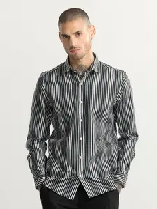 Snitch Black Classic Slim Fit Striped Cotton Casual Shirt