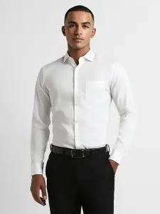 Peter England Elite Men White Slim Fit Checked Formal Shirt