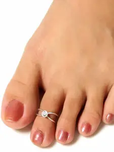 Unniyarcha 92.5 Sterling Silver Cubic Zircon-studded Silver-Plated Toe Rings