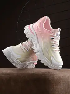 The Roadster Lifestyle Co. Women White & Pink Running Sports Shoes