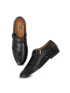 Vellinto Men FALCON Textured Shoe-Style Sandals
