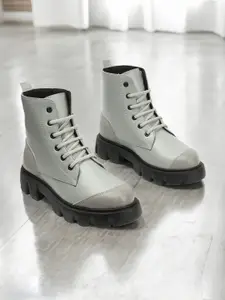 Roadster Women Regular Boots