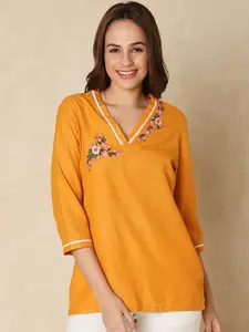 Indifusion Floral Embroidered V-Neck Straight Kurti