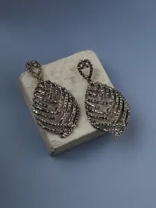 SOHI Gold-Plated Drop Earrings