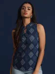 Taavi Ethnic Motifs Printed Tie Up Neck Pure Cotton Tops