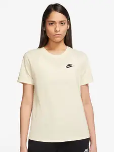 Nike Sportswear Club Essential Round Neck Cotton T-shirt