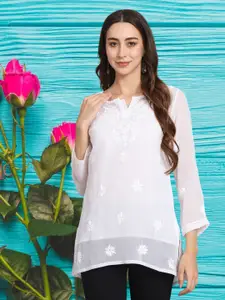 PARAMOUNT CHIKAN Women Embroidered Lucknowi Chikankari Georgette Kurti