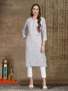 PARAMOUNT CHIKAN Ethnic Motifs Embroidered Chikankari Kurta