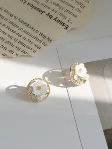 VAGHBHATT Gold-Plated Floral Studs Earrings