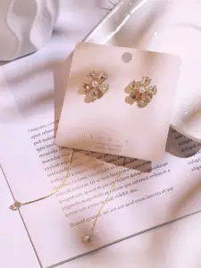 DressBerry Floral Drop Earrings