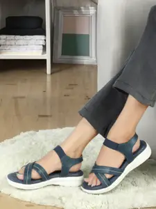 Carlton London sports Women Textured Open Toe Flats