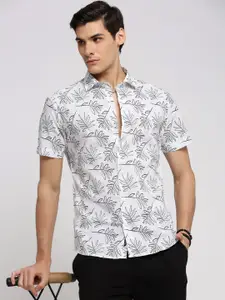 SHOWOFF Standard Slim Fit Tropical Printed Chambray Weave Cotton Casual Shirt