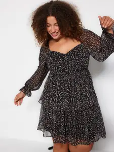Trendyol Plus size Floral Printed V-Neck Puff Sleeves Fit and Flare Dress