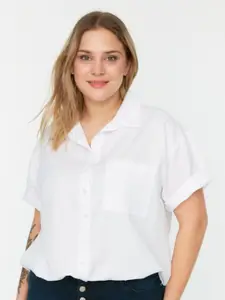 Trendyol Plus Size Spread Collar Casual Shirt