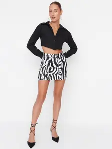 Trendyol Siyah Animal Printed Straight Mini Skirt