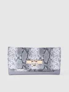 Lino Perros Women Snakeskin Print Three Fold Wallet