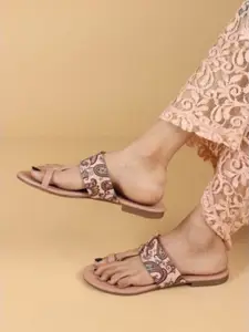 XE Looks Printed One Toe Flats