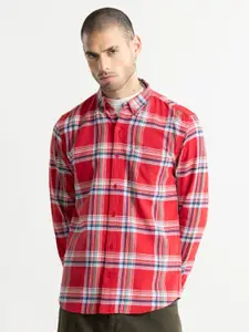 Snitch Men Red Classic Slim Fit Checked Casual Shirt