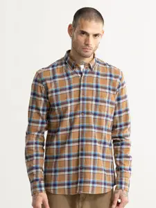 Snitch Men Brown Classic Slim Fit Checked Casual Shirt