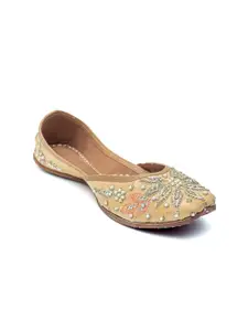 Dapper Feet-Fancy Nancy Ethnic Punjabi Embellished Square Toe Mojaris