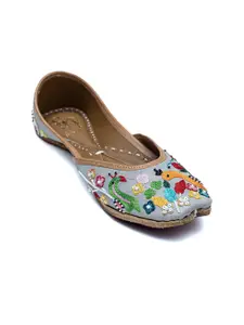 Dapper Feet-Fancy Nancy Ethnic Embellished Square Toe Mojaris