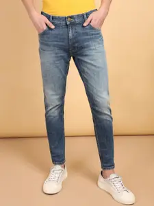 Wrangler Men Slim Fit Fade Clean Look Stretchable Jeans