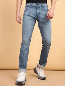 Wrangler Men Skanders Slim Fit Low Rise Light Fade Clean Look Stretchable Jeans