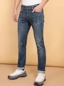 Wrangler Men Slim Fit Low Rise Skanders Light Fade Stretchable Jeans