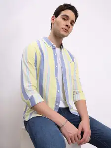Lee Men Slim Fit Vertical Striped Pure Cotton Casual Shirt