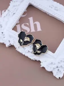 VAGHBHATT Gold-Plated Heart Shaped Stud Earrings