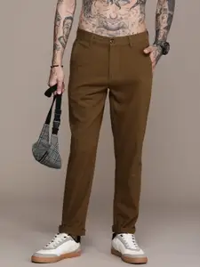 Roadster Men Solid Regular Fit Mid-Rise Plain Woven Flat-Front Pure Cotton Chinos