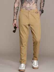 The Roadster Life Co. Men Solid Pure Cotton Chino Trousers