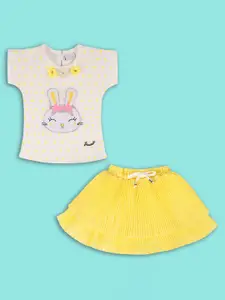 Wish Karo Girls Yellow Printed T-shirt with Skirt