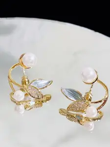 VAGHBHATT Gold-Plated Floral Studs Earrings