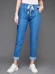 The Roadster Lifestyle Co. Women Relaxed Fit Clean Look Cropped Stretchable Jeans
