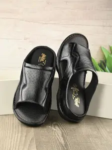 Hitz Men Textured Leather Comfort Sandals