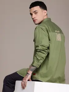 The Roadster Life Co. Typography Printed Pure Cotton Casual Shirt