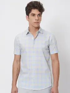 Mufti Checked Spread Collar Slim Fit Opaque Cotton Casual Shirt
