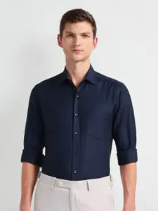 Arrow Manhattan Spread Collar Long Sleeves Slim Fit Formal Shirt