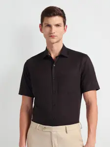 Arrow Geometric Self Design Spread Collar Pure Cotton Formal Shirt