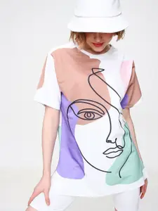 Trend Alacati stili Printed V-Neck Cotton T-shirt