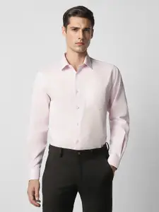 Van Heusen Regular Fit Spread Collar Formal Shirt