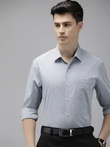 Arrow Pure Cotton Manhattan Slim Fit Self Design Textured Formal Shirt