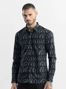 Snitch Black Classic Slim Fit Abstract Printed Cotton Casual Shirt