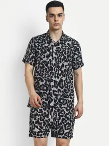 GRECIILOOKS Printed Shirt With Shorts Co-Ords