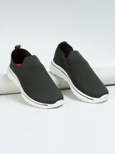 max Men Textured Slip-On Running Shoes