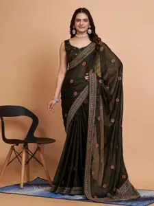 VAIRAGEE Geometric Embroidered Saree
