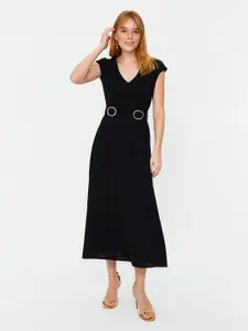 Trendyol Extended Sleeves Fit & Flare Midi Dress