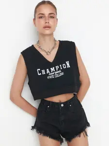 Trendyol Women Frayed Pure Cotton Denim Shorts