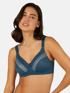 Triumph Geometric Lace Lightly Padded Full Coverage Everyday Bra With All Day Comfort